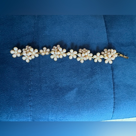 Vintage Daisy Cluster Rhinestone Center Bracelet Light Pink - Picture 3 of 8